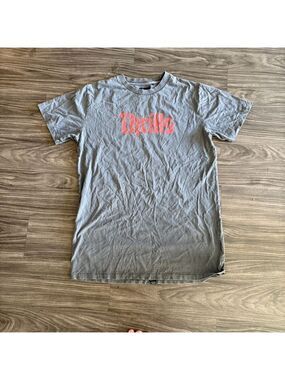Thrills Womens Gray and Red Short Sleeve Tee 100% Cotton